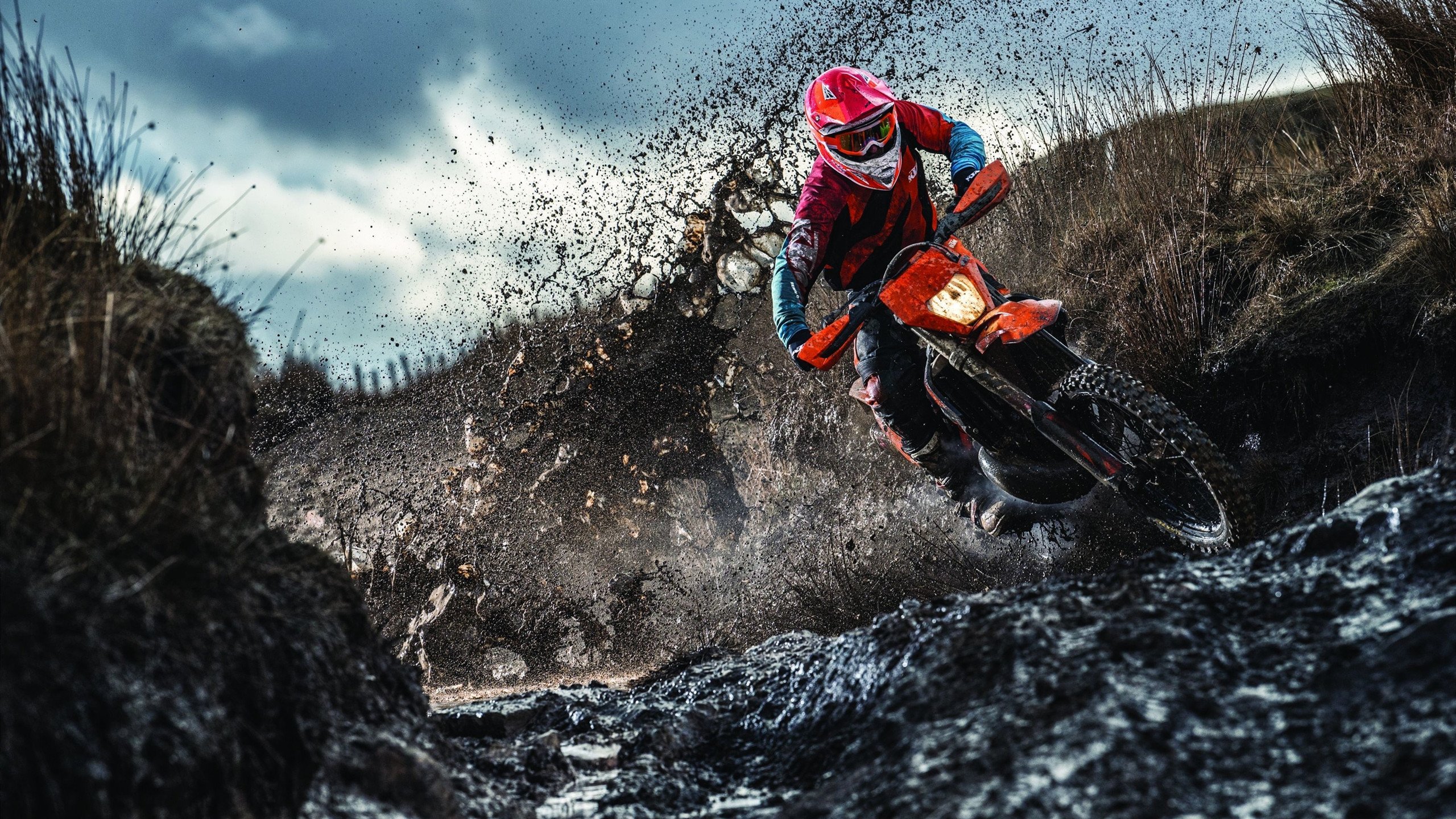 爱游戏体育（AYX）官方APP下载-乔治·巴尔：全黑队中场的“调度员”，精准传球总能撕开对方防线