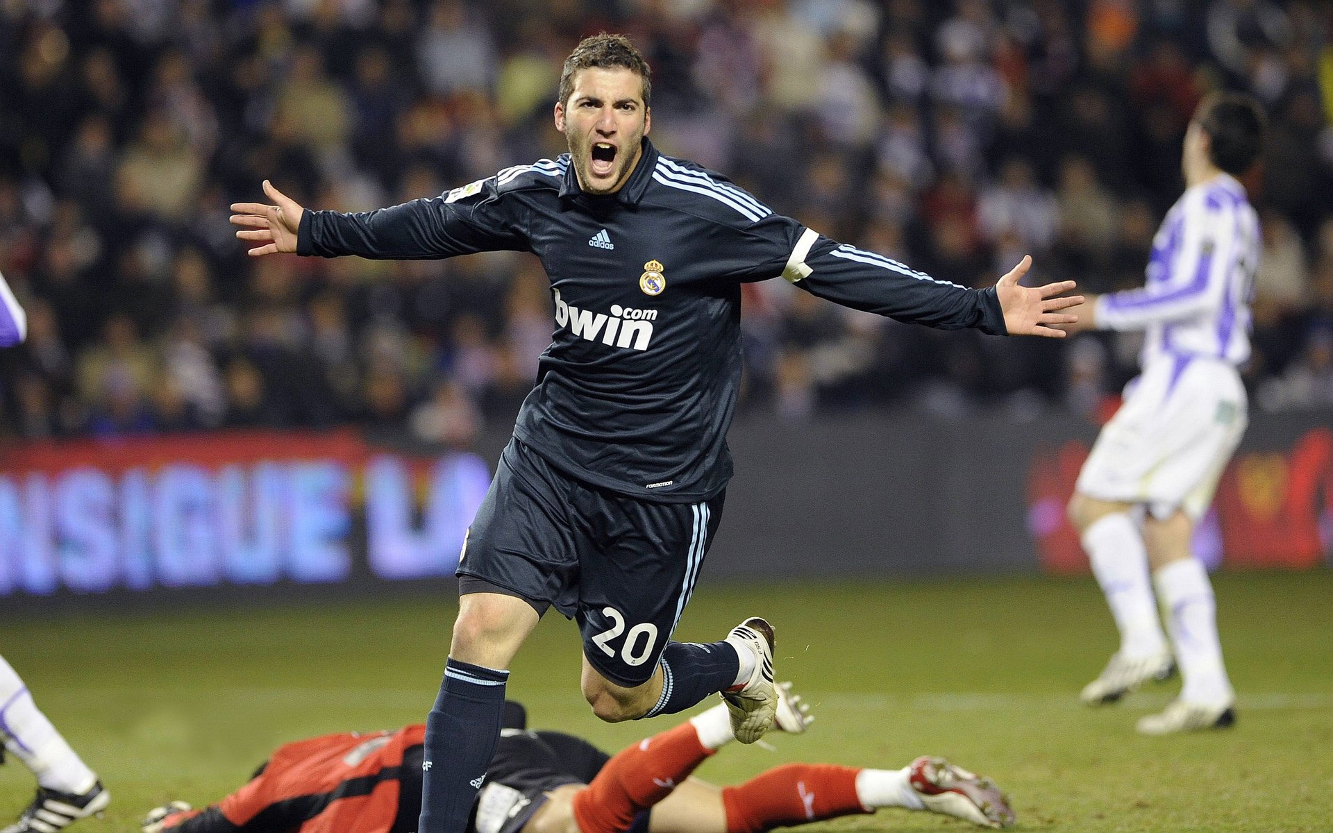 布鲁诺·卡博克洛成为NBA全球球迷偶像，布洛克vs卡里